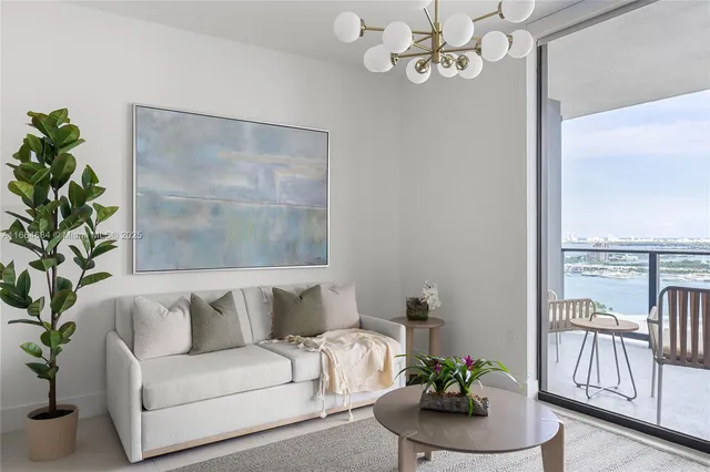 $1,275,000 | 601 Northeast 1st Street, Unit 2716, Miami, FL 33132