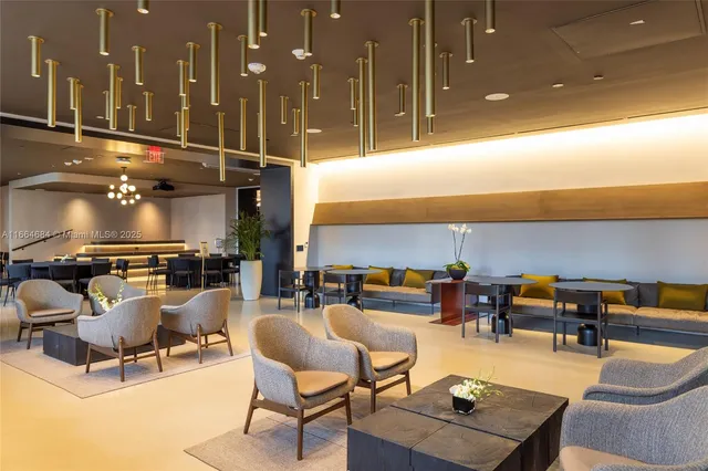 $1,275,000 | 601 Northeast 1st Street, Unit 2716, Miami, FL 33132