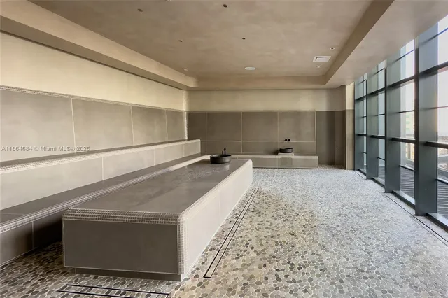 $1,275,000 | 601 Northeast 1st Street, Unit 2716, Miami, FL 33132