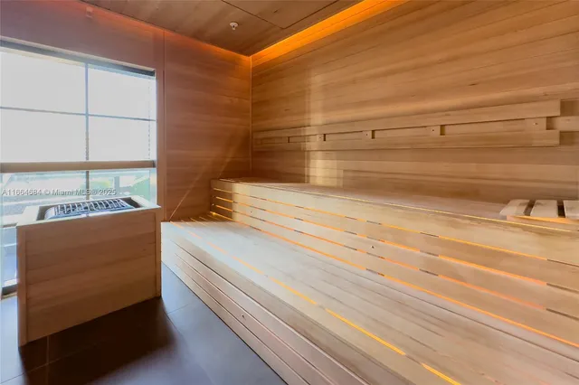 $1,275,000 | 601 Northeast 1st Street, Unit 2716, Miami, FL 33132