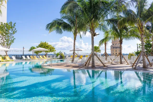 $1,275,000 | 601 Northeast 1st Street, Unit 2716, Miami, FL 33132