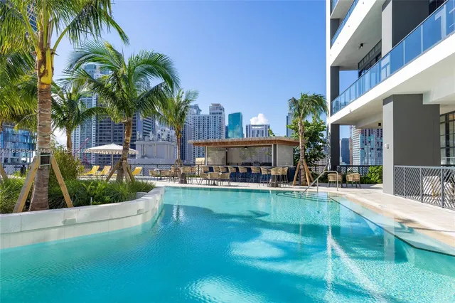 $1,275,000 | 601 Northeast 1st Street, Unit 2716, Miami, FL 33132
