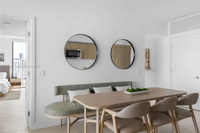 $1,275,000 | 601 Northeast 1st Street, Unit 2716, Miami, FL 33132