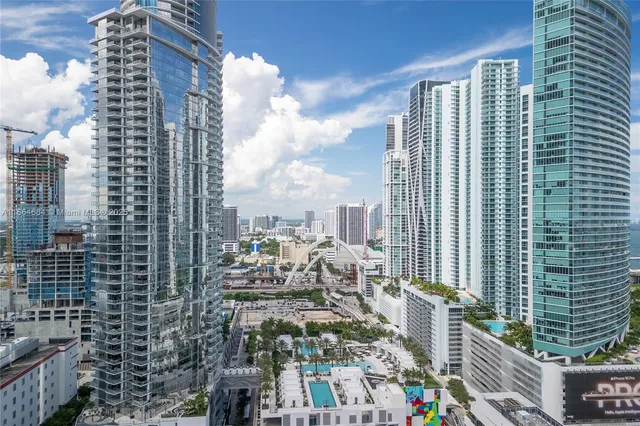 $1,275,000 | 601 Northeast 1st Street, Unit 2716, Miami, FL 33132