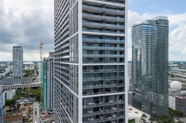 $1,275,000 | 601 Northeast 1st Street, Unit 2716, Miami, FL 33132