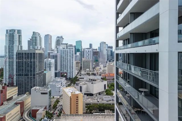 $1,275,000 | 601 Northeast 1st Street, Unit 2716, Miami, FL 33132