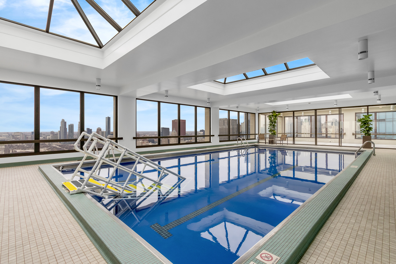 360 East Randolph Street, Unit 2307 Chicago, IL 60601 - Photo 24 of 34 a view of a livingroom with furniture and a table