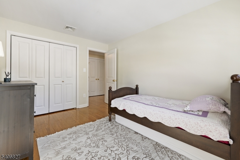 23 Victor Avenue Glen Ridge, NJ 07028 - Photo 22 of 32