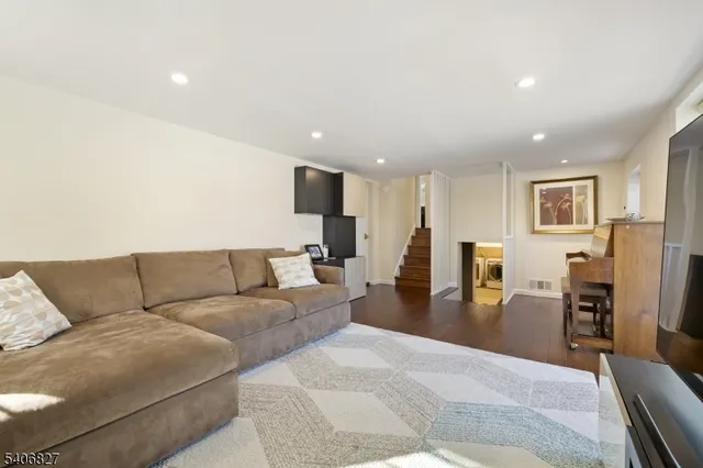 $6,850 | 23 Victor Avenue, Glen Ridge, NJ 07028