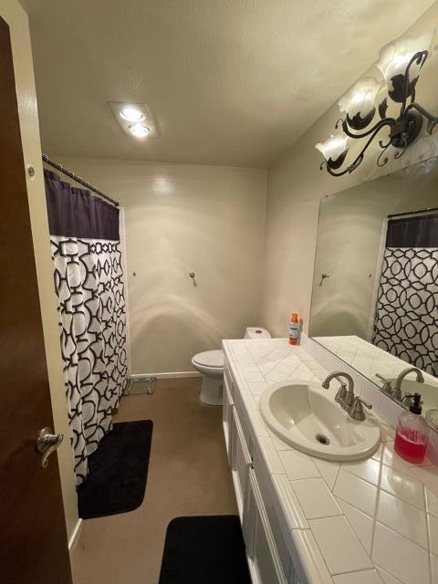 2382 Roberts Road Medford, OR 97504 - Photo 10 of 12 Hall Bath
