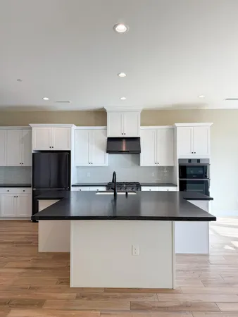 $738,900 | 951 Beaver Pond Loop, Madera, CA 93636