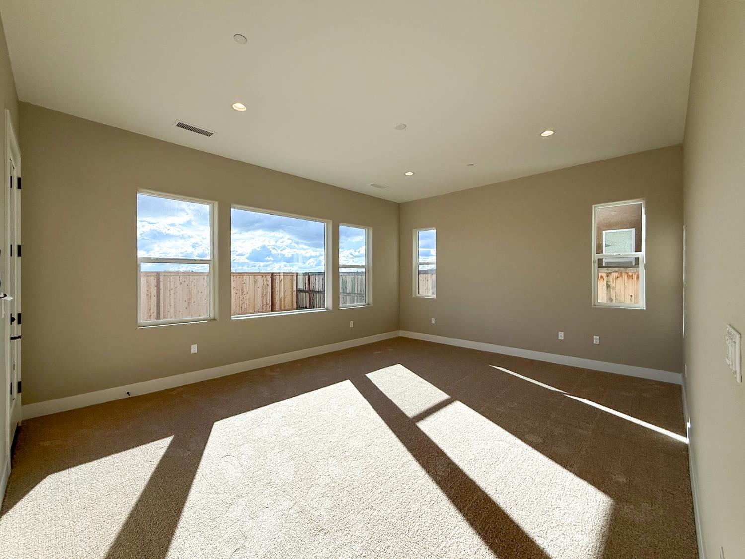 951 Beaver Pond Loop Madera, CA 93636 - Photo 21 of 48