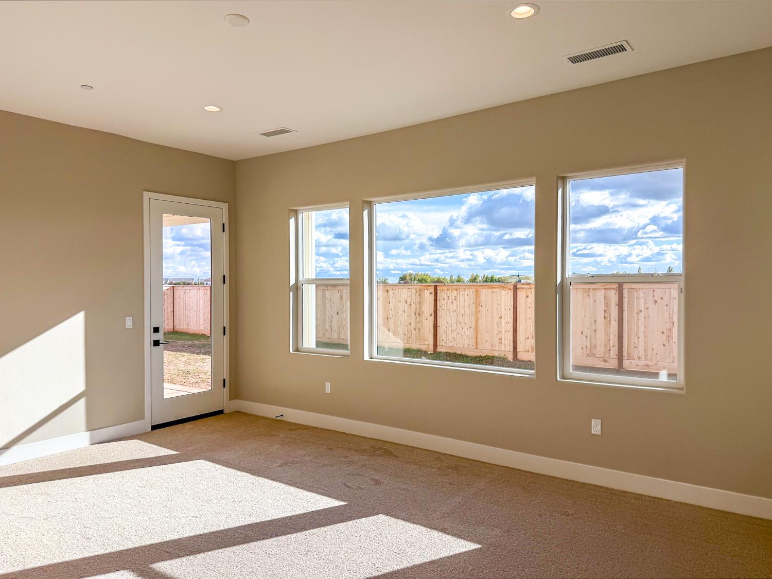 951 Beaver Pond Loop Madera, CA 93636 - Photo 23 of 48