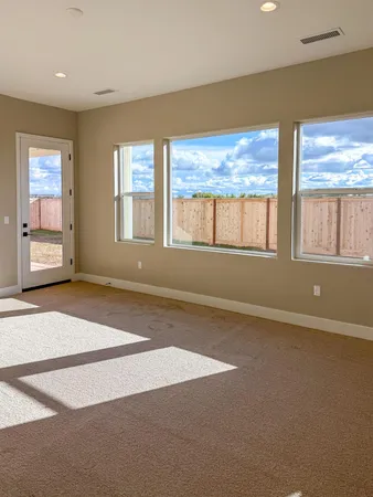 $738,900 | 951 Beaver Pond Loop, Madera, CA 93636