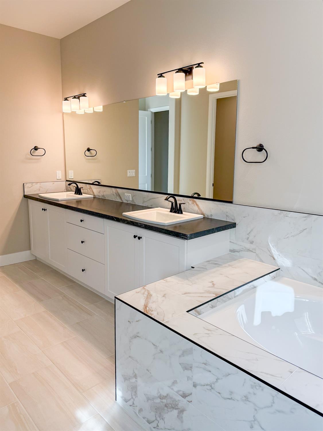 951 Beaver Pond Loop Madera, CA 93636 - Photo 29 of 48