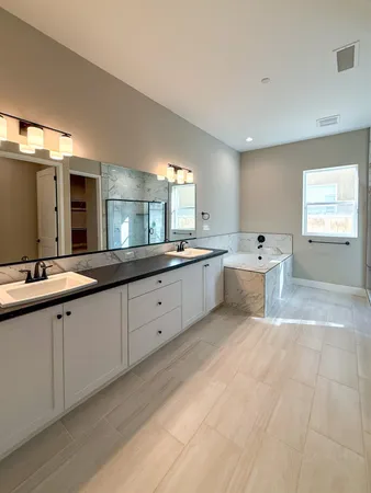 $738,900 | 951 Beaver Pond Loop, Madera, CA 93636