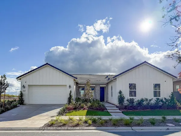 $738,900 | 951 Beaver Pond Loop, Madera, CA 93636