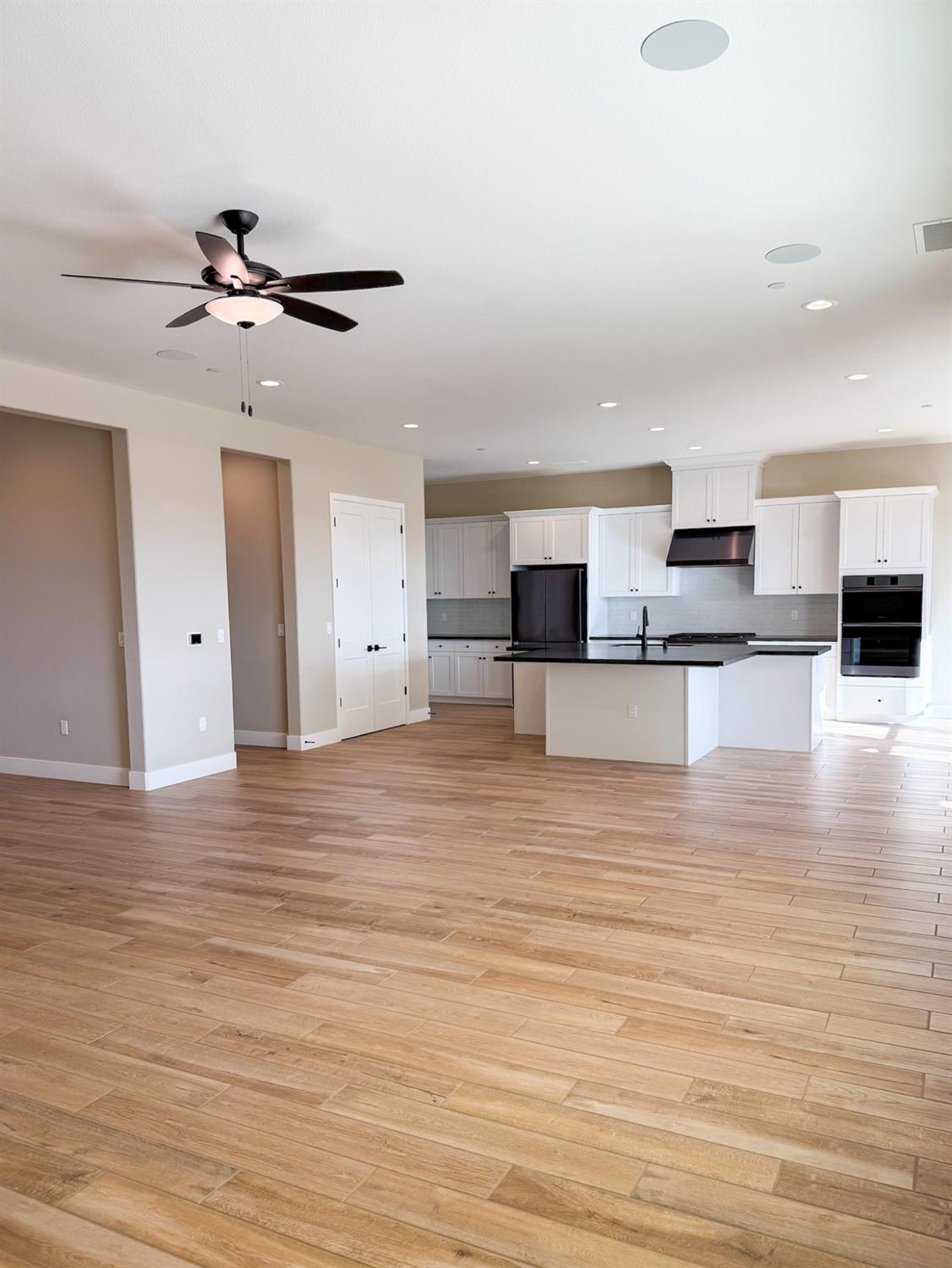 951 Beaver Pond Loop Madera, CA 93636 - Photo 7 of 48