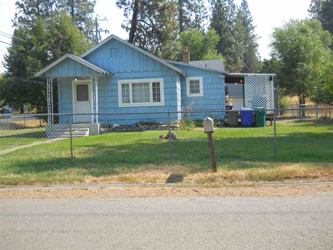 9524 North Ivanhoe Road Spokane, WA 99218 - Photo 2 of 14