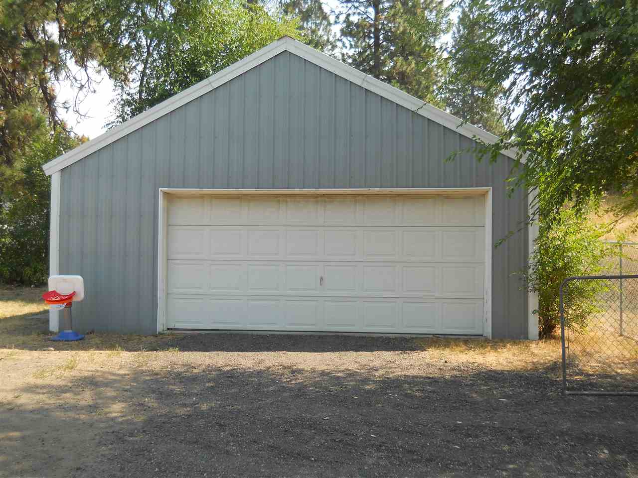 9524 North Ivanhoe Road Spokane, WA 99218 - Photo 3 of 14
