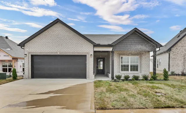 $349,900 | 382 Kingland Lane, Clarksville, TN 37043