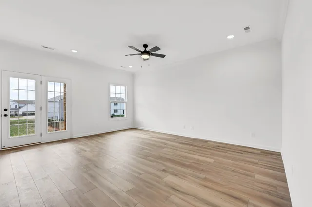 $349,900 | 382 Kingland Lane, Clarksville, TN 37043