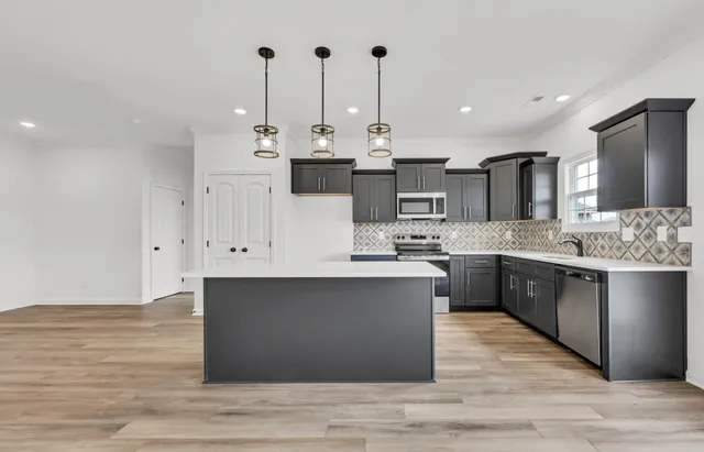 $349,900 | 382 Kingland Lane, Clarksville, TN 37043