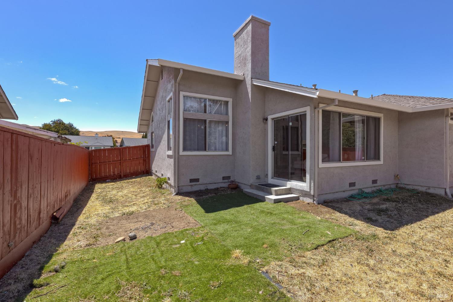 828 Stoneridge Circle Fairfield, CA 94534 - Photo 37 of 37 a house view with a backyard space