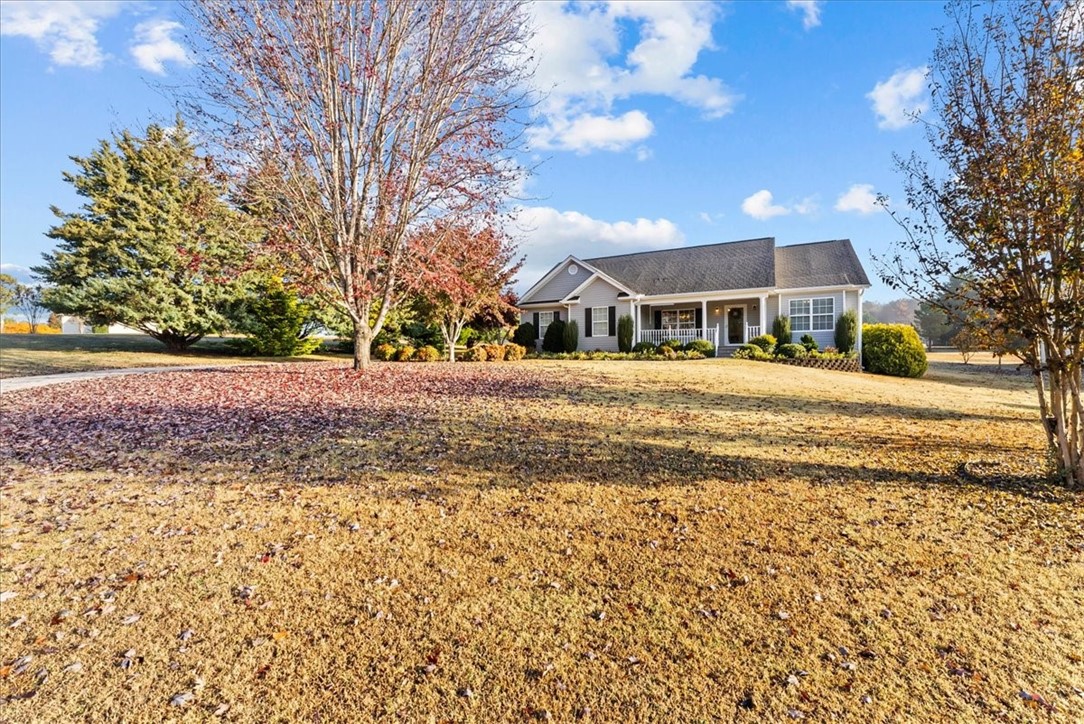 456 Chetola Road Seneca, SC 29672 - Photo 4 of 24 Gallery Image 4