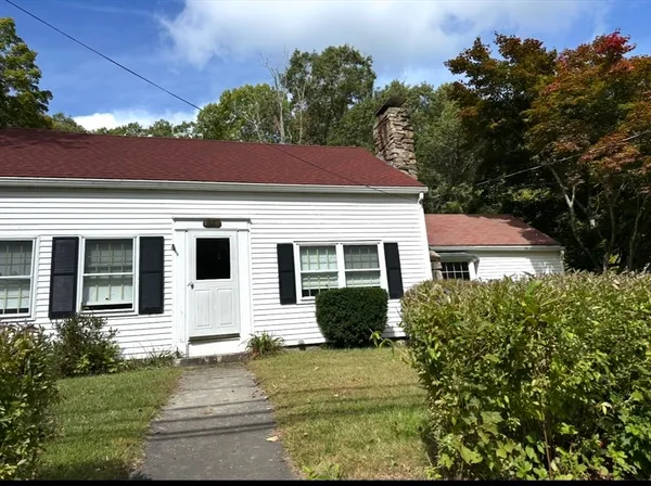 $379,900 | 86 Main Street, Douglas, MA 01516