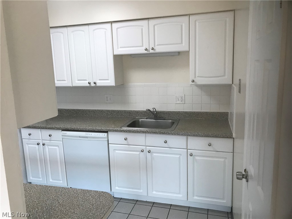 9956 Johnnycake Ridge Road, Unit C11 Painesville, OH 44077 - Photo 11 of 24