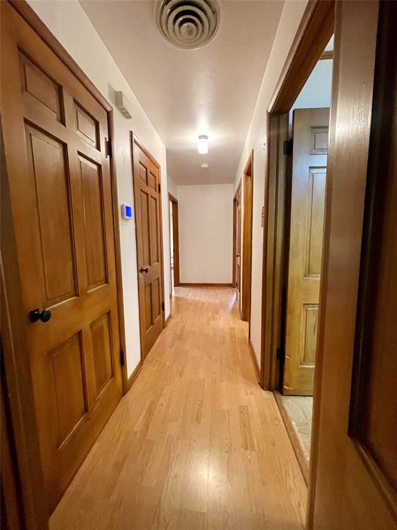 715 South Rusk Street Gainesville, TX 76240 - Photo 13 of 32 Gallery Image 13