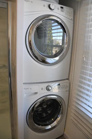 a close up view of washer and dryer