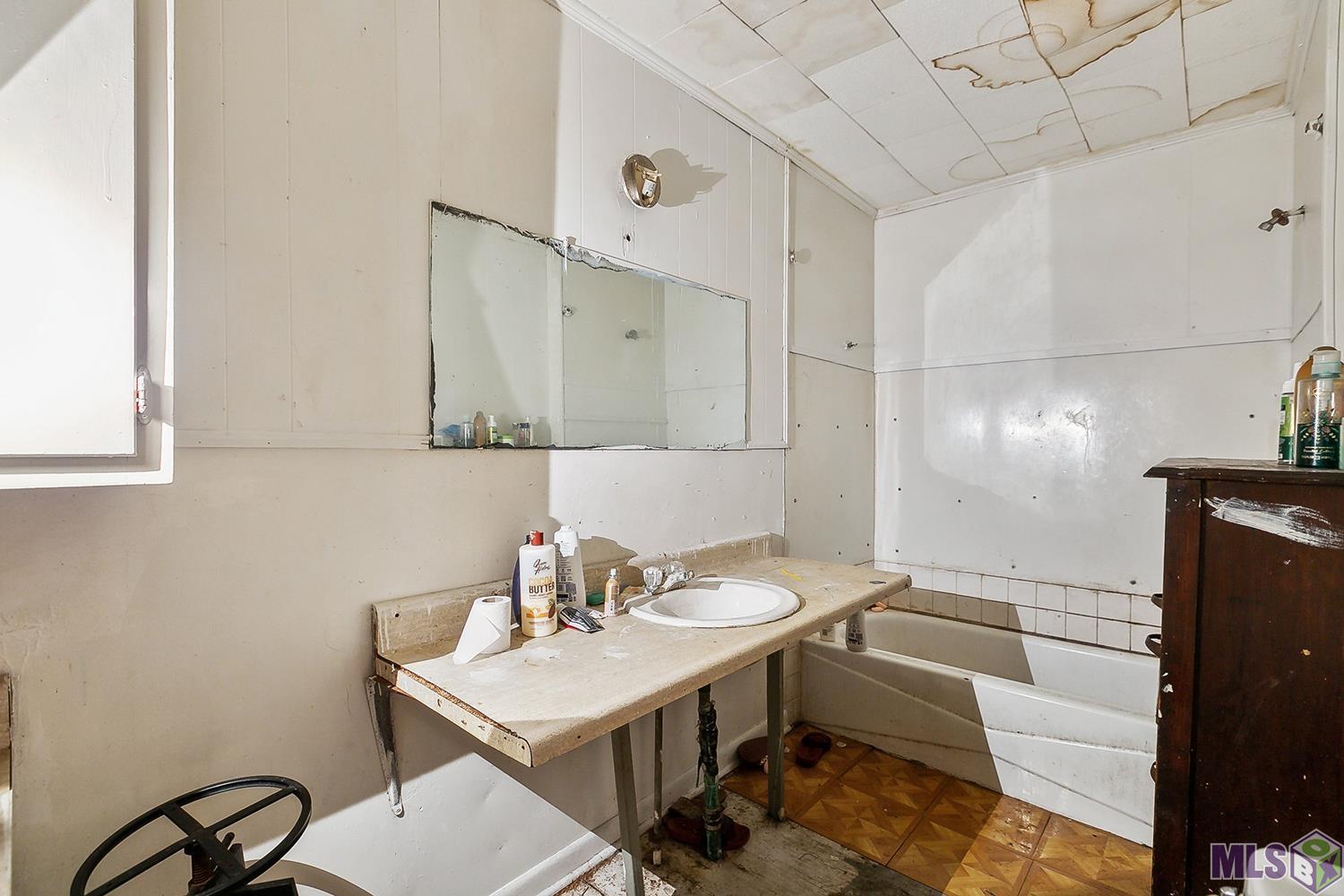 1118 Convention Street Baton Rouge, LA 70802 - Photo 6 of 9