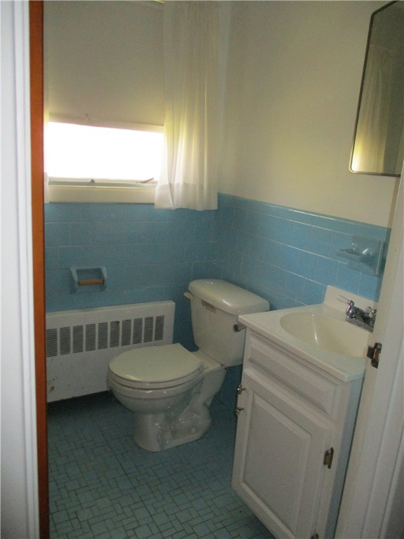 67 Landmark Road Warwick, RI 02886 - Photo 12 of 20 #1 Full Bath on 2nd Floor