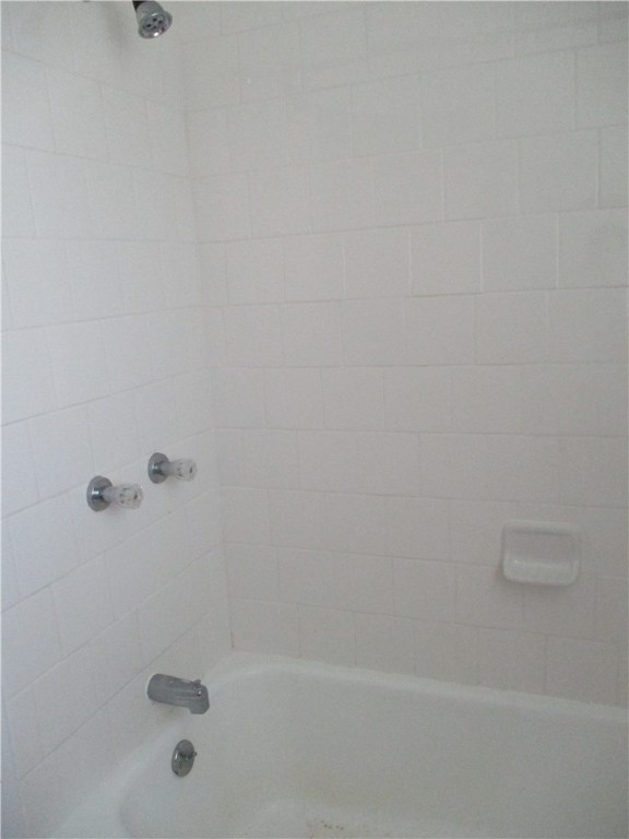 67 Landmark Road Warwick, RI 02886 - Photo 16 of 20 Same Bath Showing Tub
