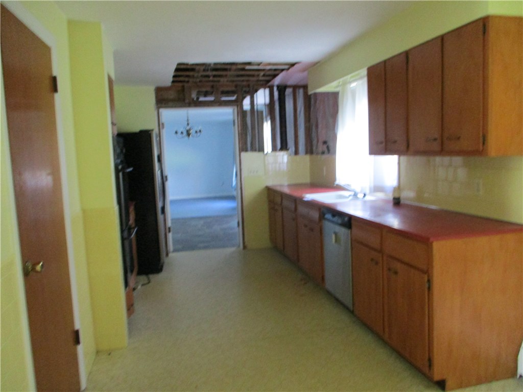 67 Landmark Road Warwick, RI 02886 - Photo 6 of 20 Kitchen