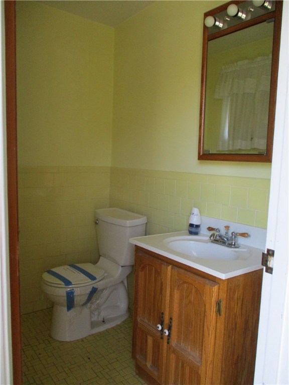 67 Landmark Road Warwick, RI 02886 - Photo 10 of 20 1st Floor Lavette