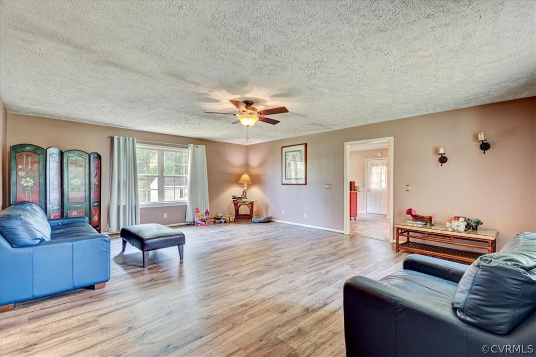 12994 Richmond Road Warsaw, VA 22572 - Photo 4 of 26 Gallery Image 4