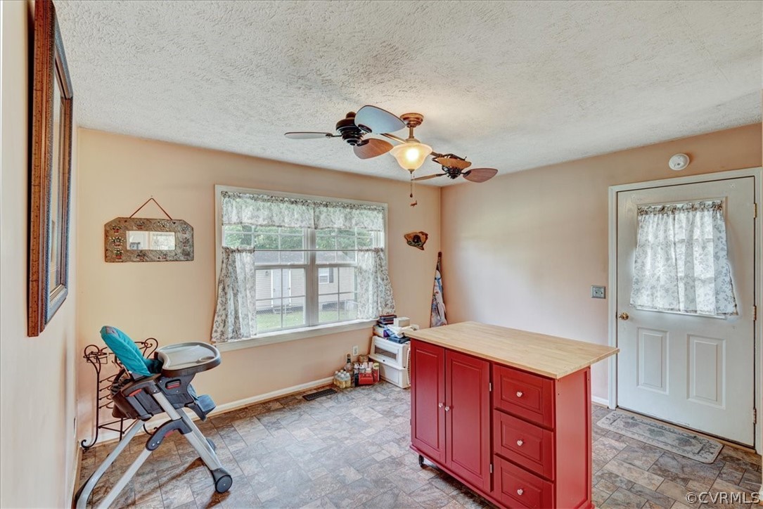 12994 Richmond Road Warsaw, VA 22572 - Photo 9 of 26 Gallery Image 9