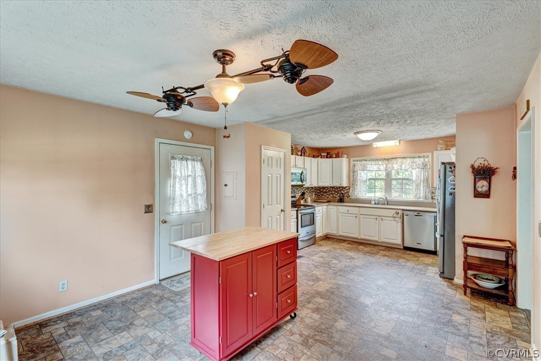 12994 Richmond Road Warsaw, VA 22572 - Photo 10 of 26 Gallery Image 10