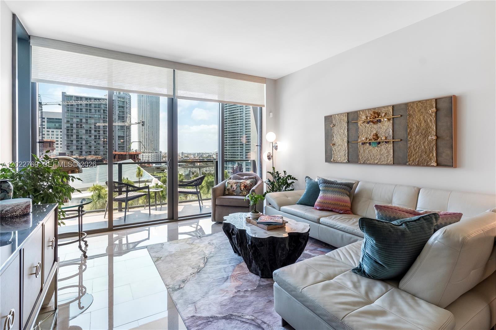 68 Southeast 6th Street, Unit 810 Miami, FL 33131 - Photo 6 of 33