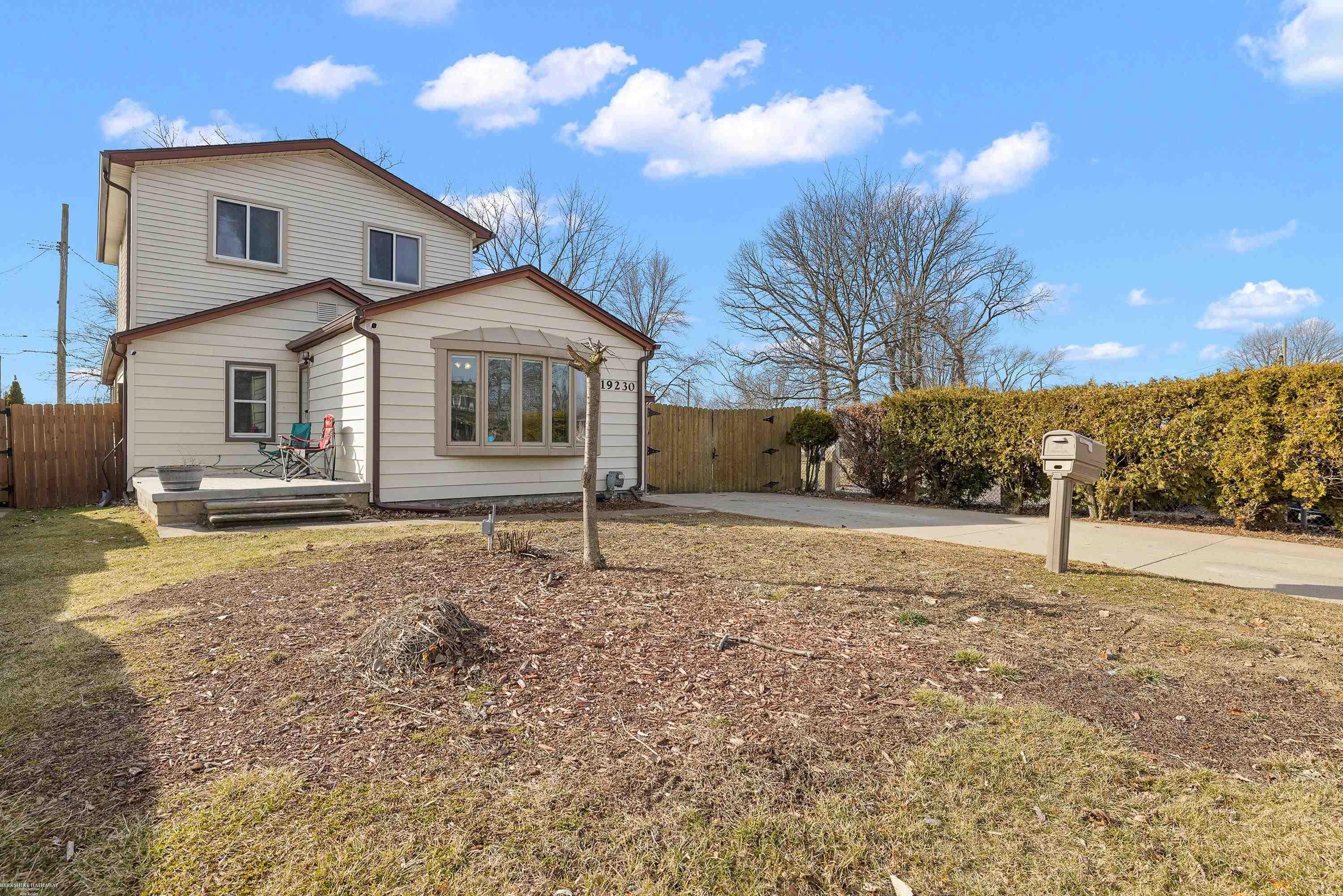 19230 Martin Road Roseville, MI 48066 - Photo 3 of 31 Gallery Image 3