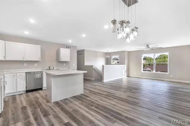 $284,800 | 792 Atlantic Drive, Union, MO 63084