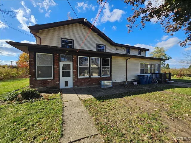 $2,200 | 1970 Sturgeon Point Road, Evans, NY 14047