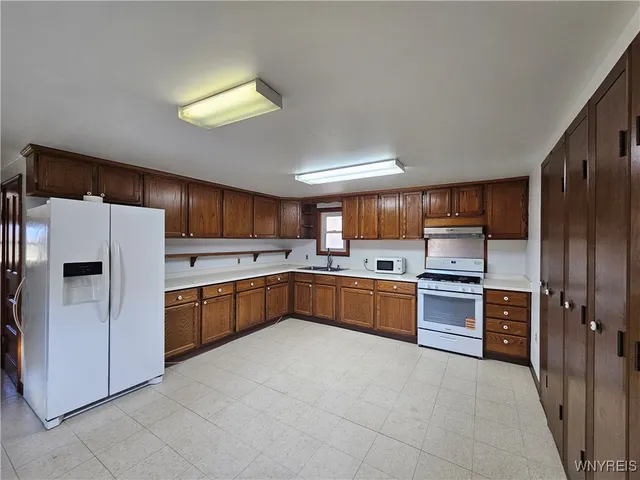 $2,200 | 1970 Sturgeon Point Road, Evans, NY 14047