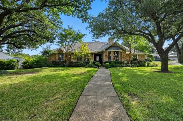 a front view of house with yard