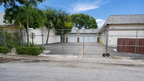 $1,000 | 125 Southeast 3rd Street, Deerfield Beach, FL 33441