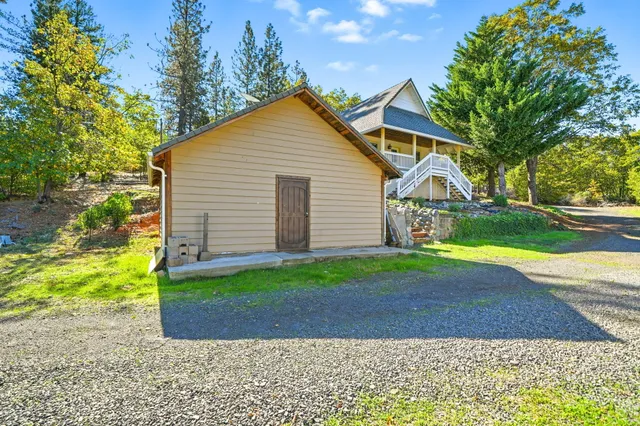 $340,000 | 29204 Park Road, Bella Vista, CA 96008