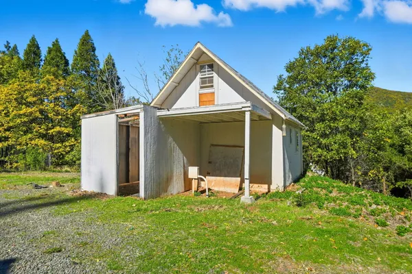 $321,000 | 29204 Park Road, Bella Vista, CA 96008